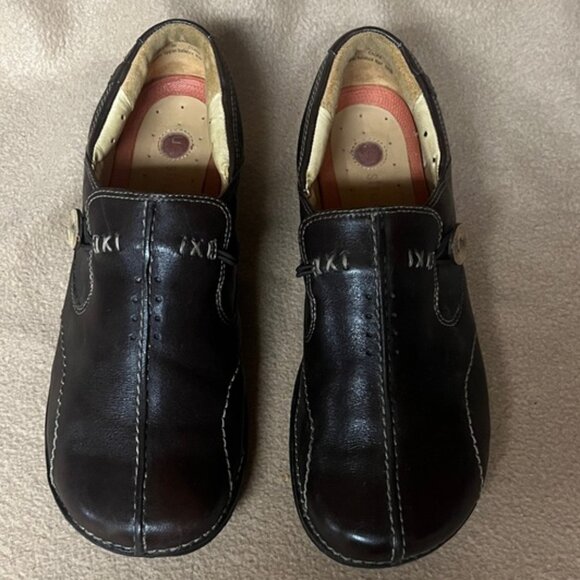 Clarks Unstructured Women's Brown Leather Slip-On Loafer Size 9 - Picture 5 of 8